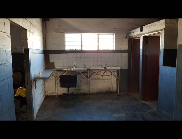 1,850M² FACTORY FOR SALE IN BLACKHEATH INDUSTRIAL
